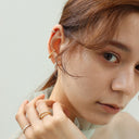 Frill oval cuff