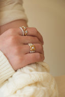 Knit pearl flower ring