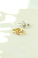 Flower stone ring