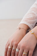 rose ribbon bracelet / emiru x momota