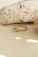 Frill gem thin ring