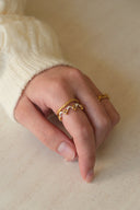 Knit wave  ring