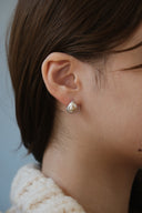 crescent plump  pierce