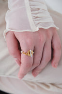frill mantel ring