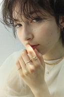 Frill gem thin ring