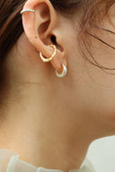 Inside S hoop pierce