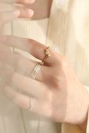 Shoulder band ring