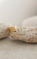Oneshoulder ring