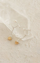 Swing rose earring / (七分咲き)