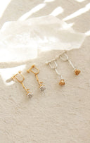 Swing rose earring / (七分咲き)