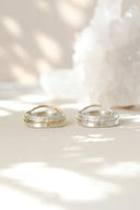 Shoulder band ring