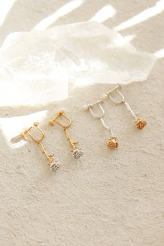 Swing rose earring / (七分咲き) / 受注生産 / シルバー
